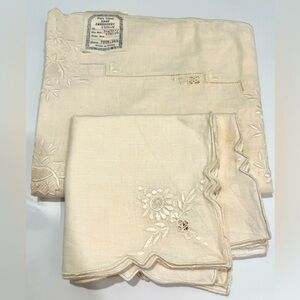 Pure Linen Hand Embroidery Ivory  Floral Tablecloth & Set of 4 Napkins